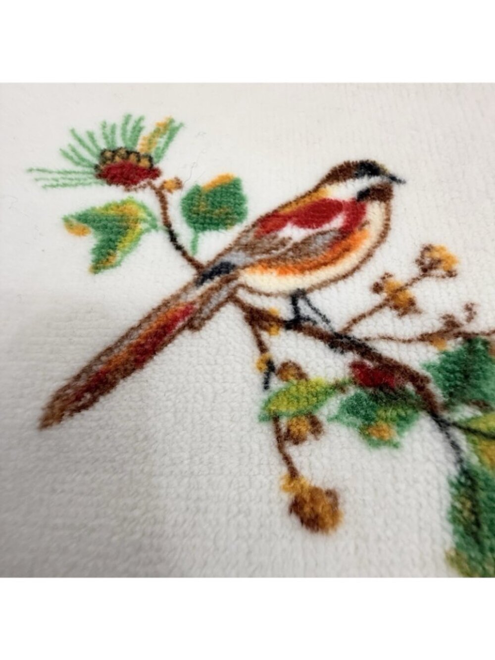 2 Lenox Chirping Bird Towels 1 Bath and 1 Hand Red Trim Read - Picture 3 of 9